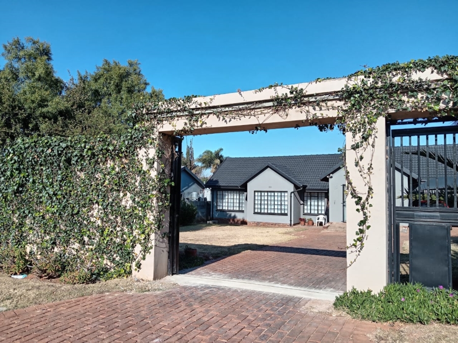 3 Bedroom Property for Sale in Witpoortjie Gauteng
