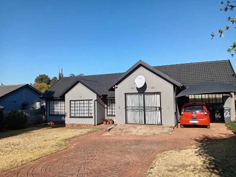 3 Bedroom Property for Sale in Witpoortjie Gauteng