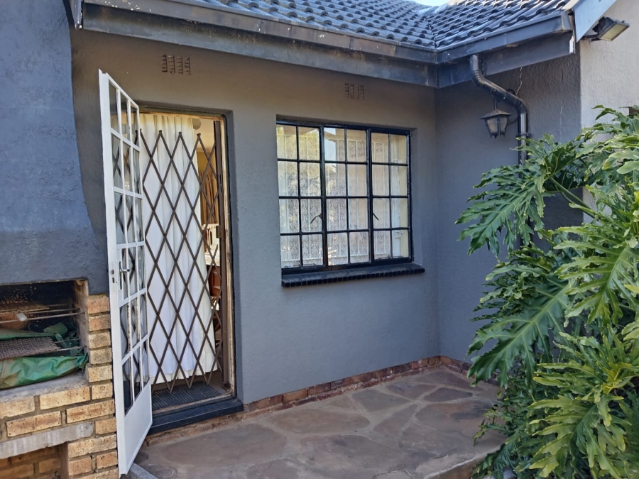 3 Bedroom Property for Sale in Witpoortjie Gauteng