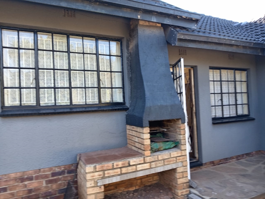 3 Bedroom Property for Sale in Witpoortjie Gauteng