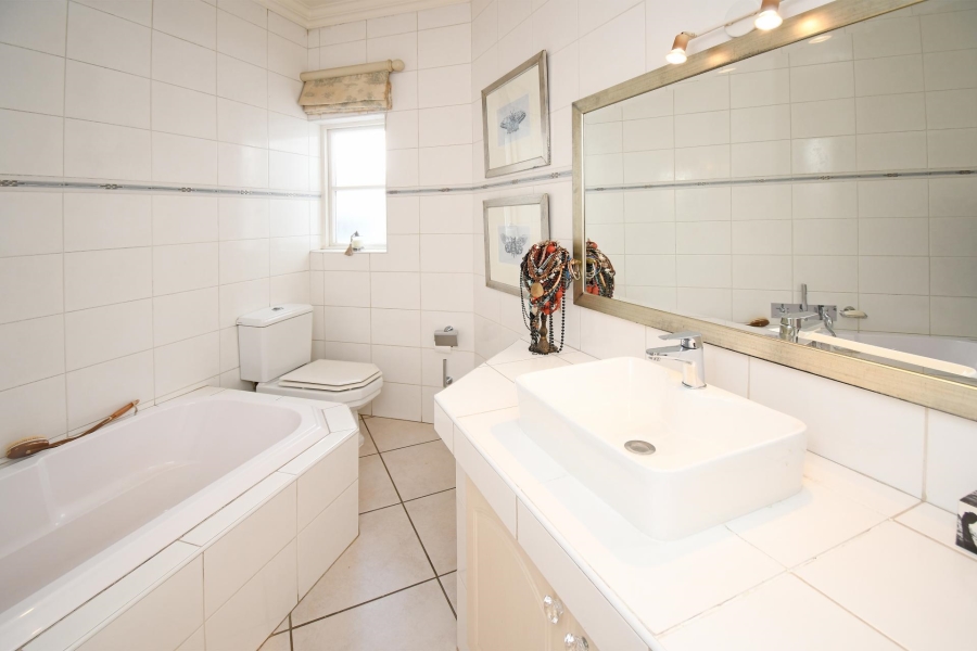 2 Bedroom Property for Sale in Lonehill Gauteng