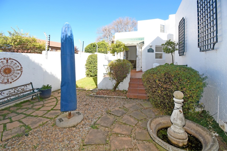 2 Bedroom Property for Sale in Lonehill Gauteng