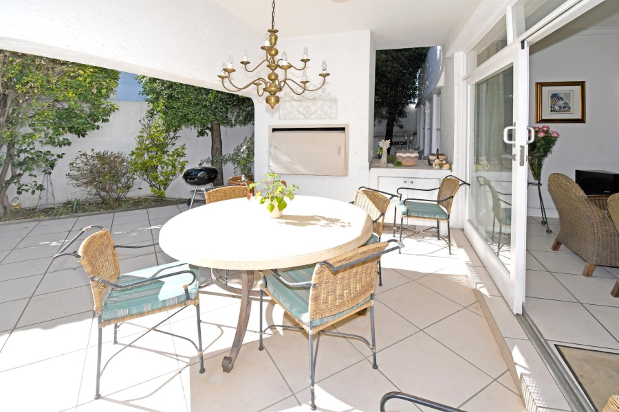 2 Bedroom Property for Sale in Lonehill Gauteng