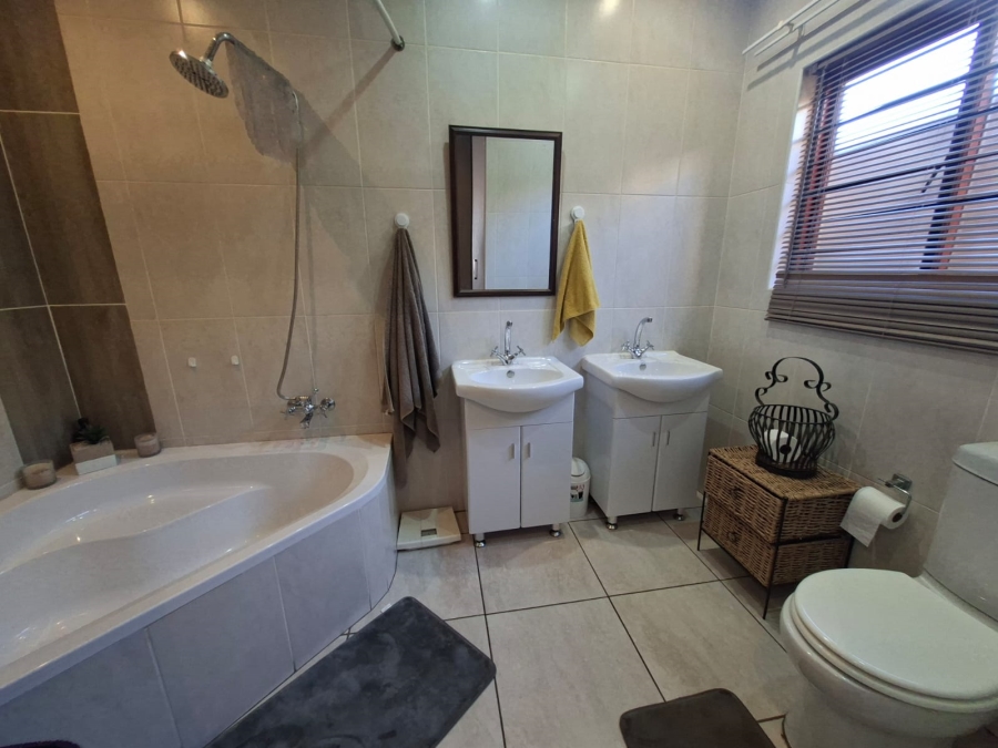 3 Bedroom Property for Sale in Chancliff Ridge Gauteng