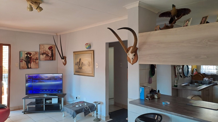 1 Bedroom Property for Sale in Helderkruin Gauteng