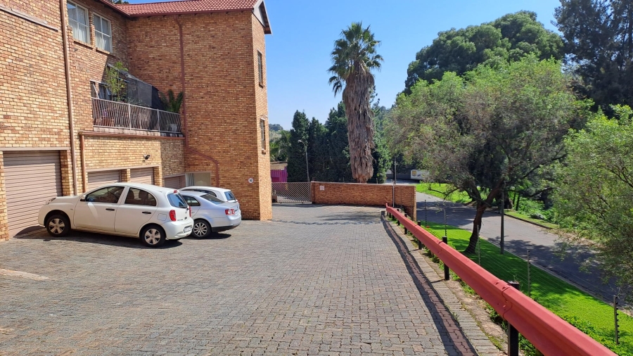 1 Bedroom Property for Sale in Helderkruin Gauteng