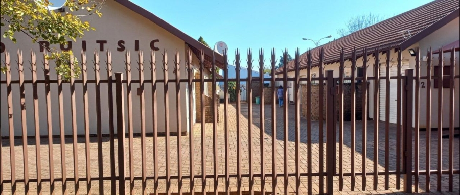 2 Bedroom Property for Sale in Vooruitsig Gauteng