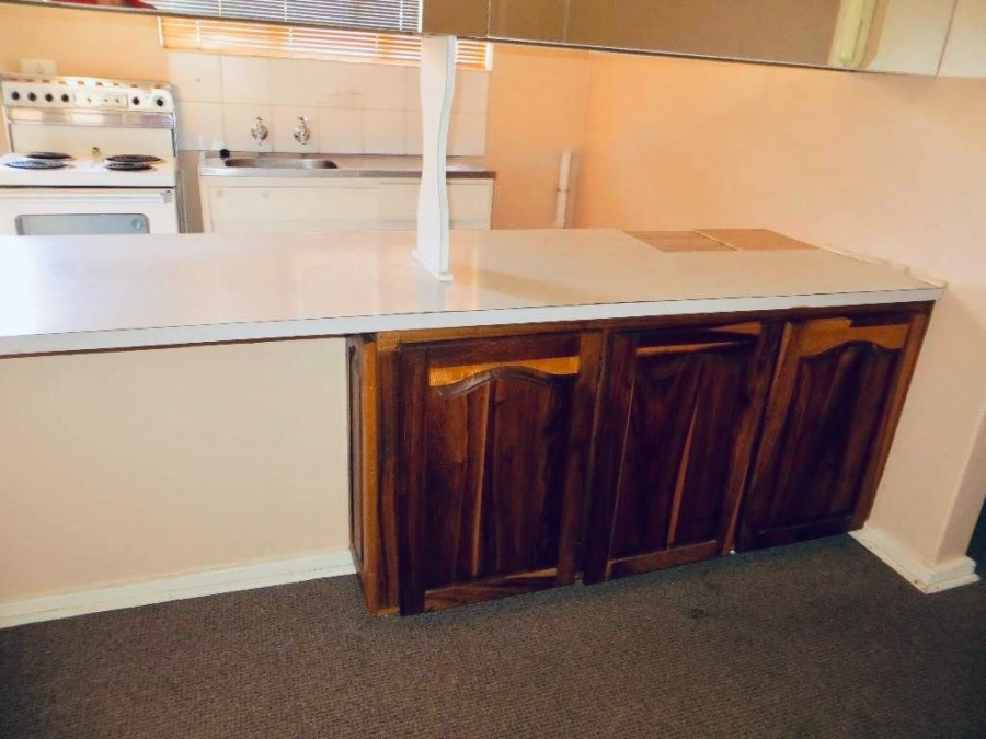 2 Bedroom Property for Sale in Vooruitsig Gauteng