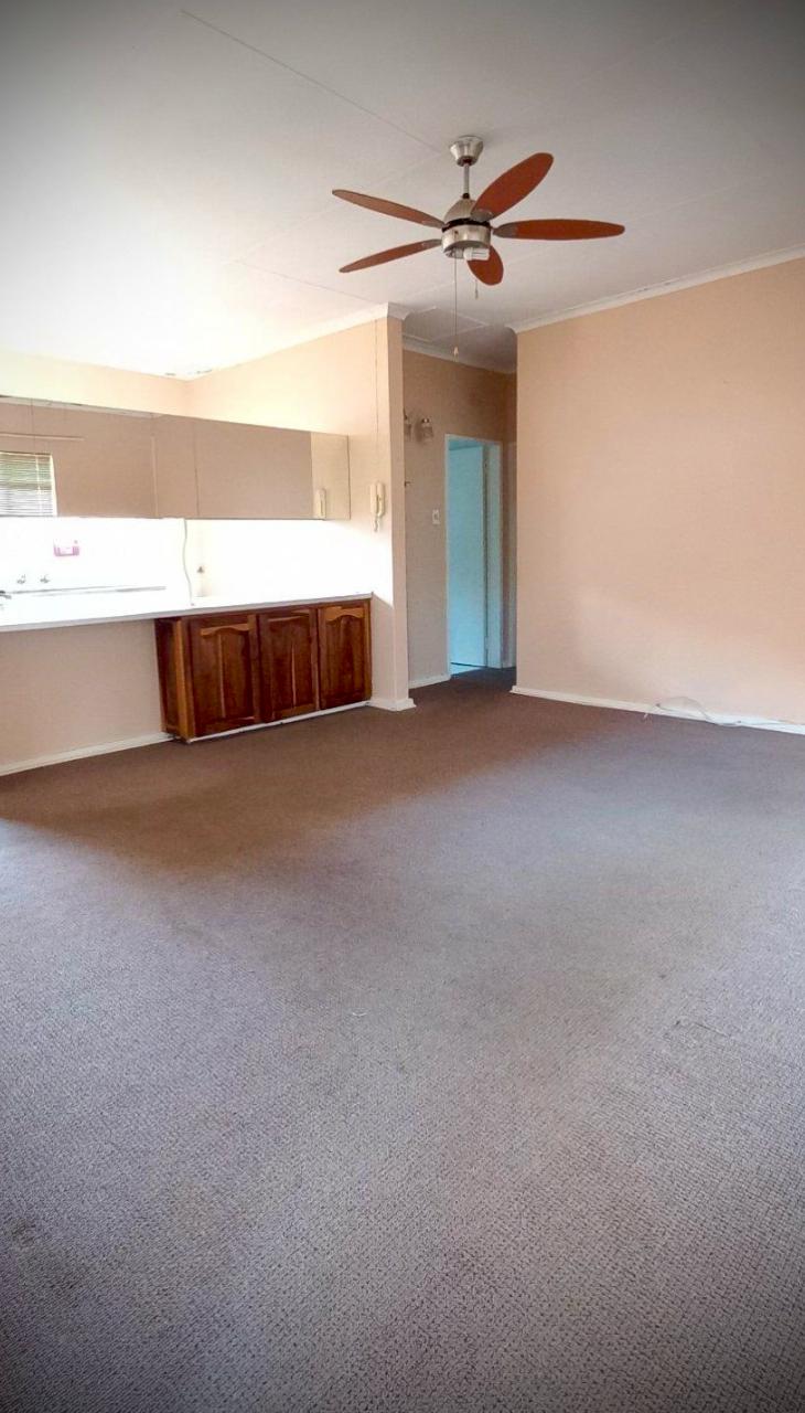 2 Bedroom Property for Sale in Vooruitsig Gauteng