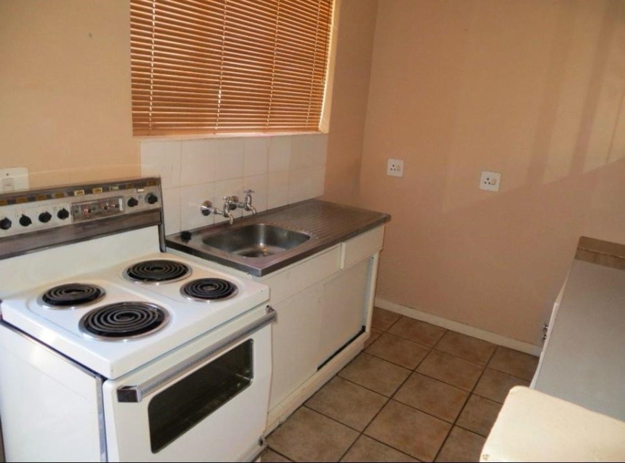 2 Bedroom Property for Sale in Vooruitsig Gauteng