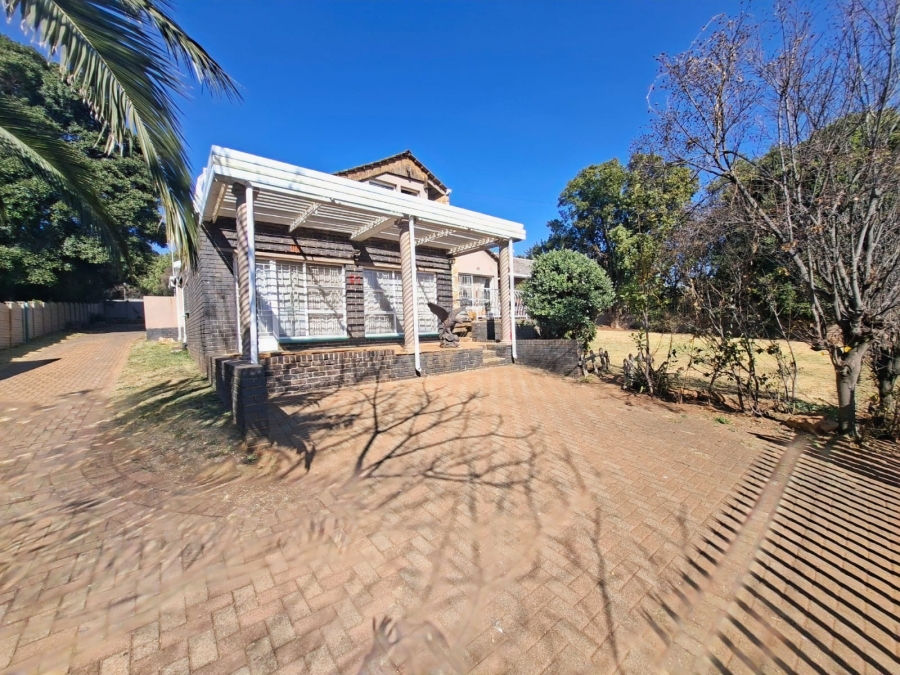 6 Bedroom Property for Sale in Rant En Dal Gauteng
