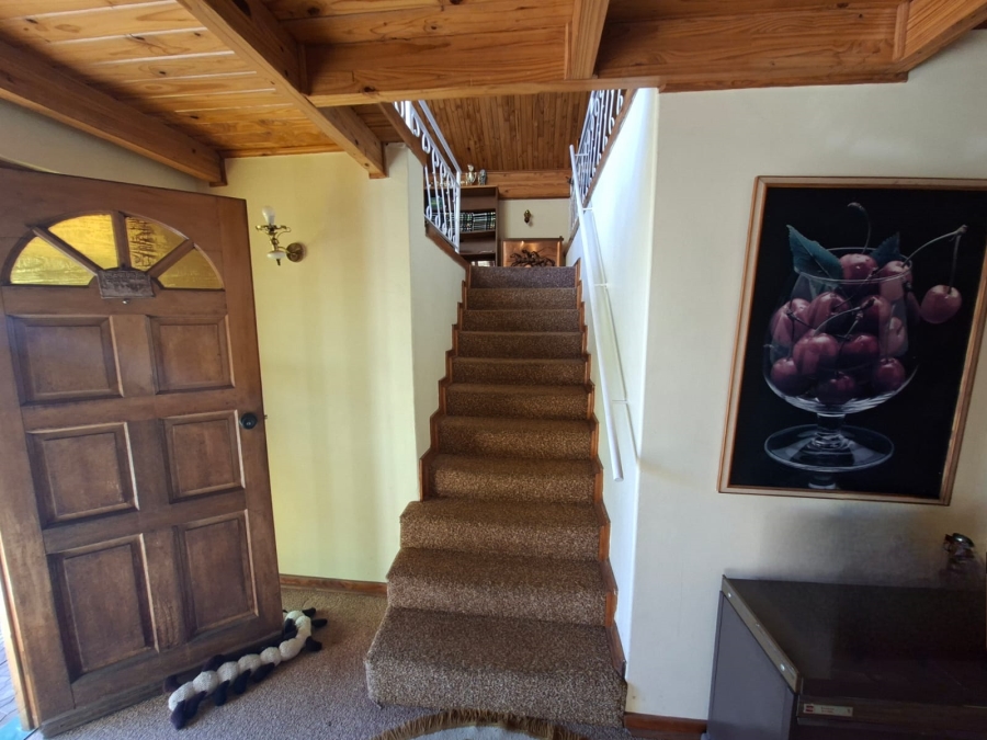 6 Bedroom Property for Sale in Rant En Dal Gauteng