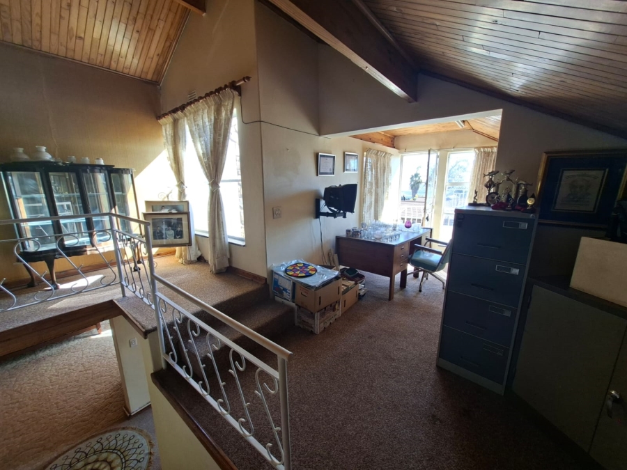 6 Bedroom Property for Sale in Rant En Dal Gauteng