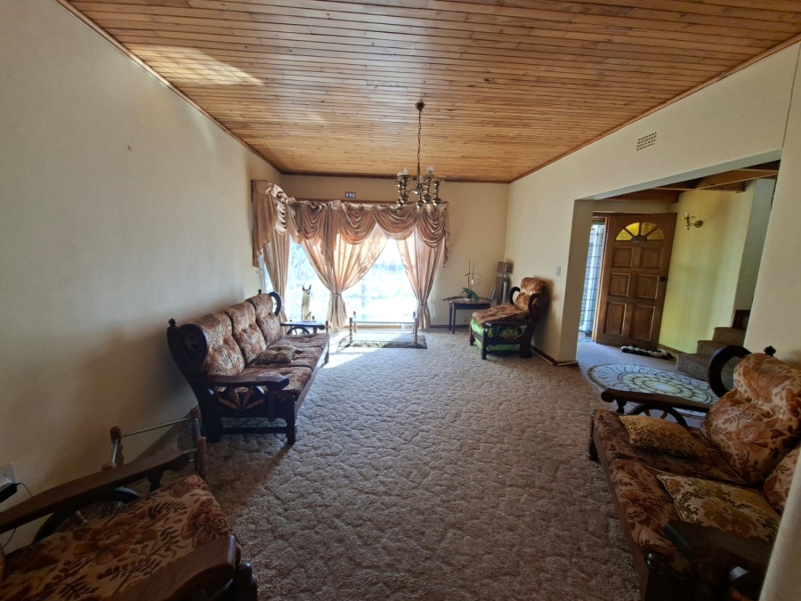 6 Bedroom Property for Sale in Rant En Dal Gauteng