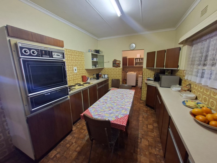 6 Bedroom Property for Sale in Rant En Dal Gauteng