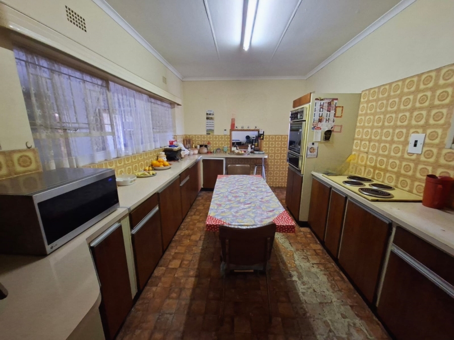 6 Bedroom Property for Sale in Rant En Dal Gauteng