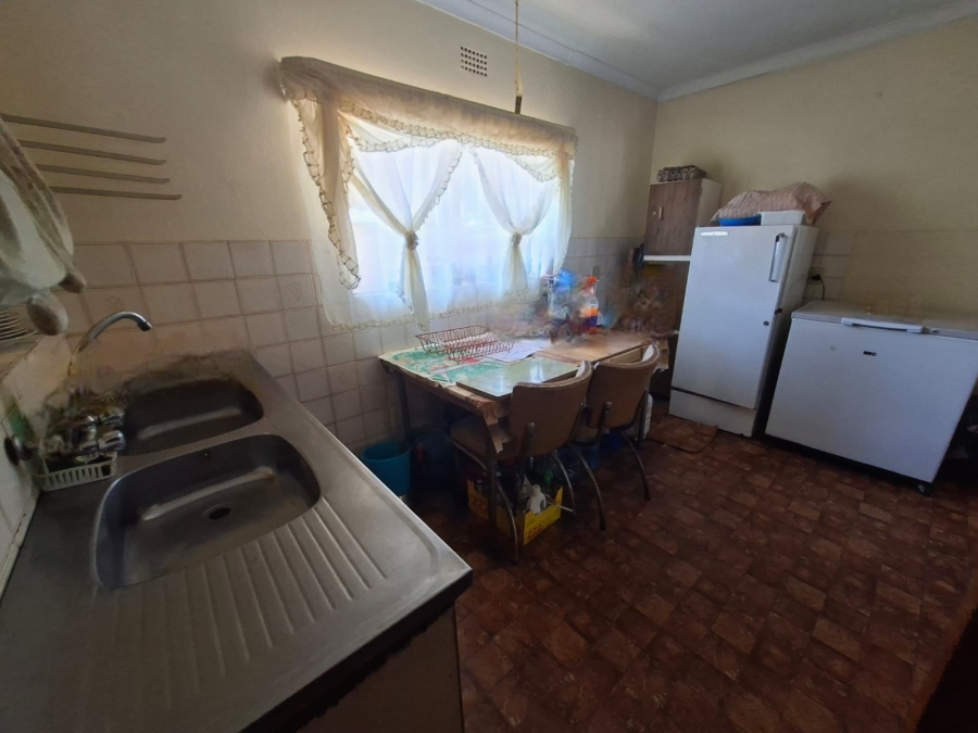 6 Bedroom Property for Sale in Rant En Dal Gauteng