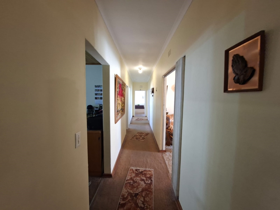 6 Bedroom Property for Sale in Rant En Dal Gauteng