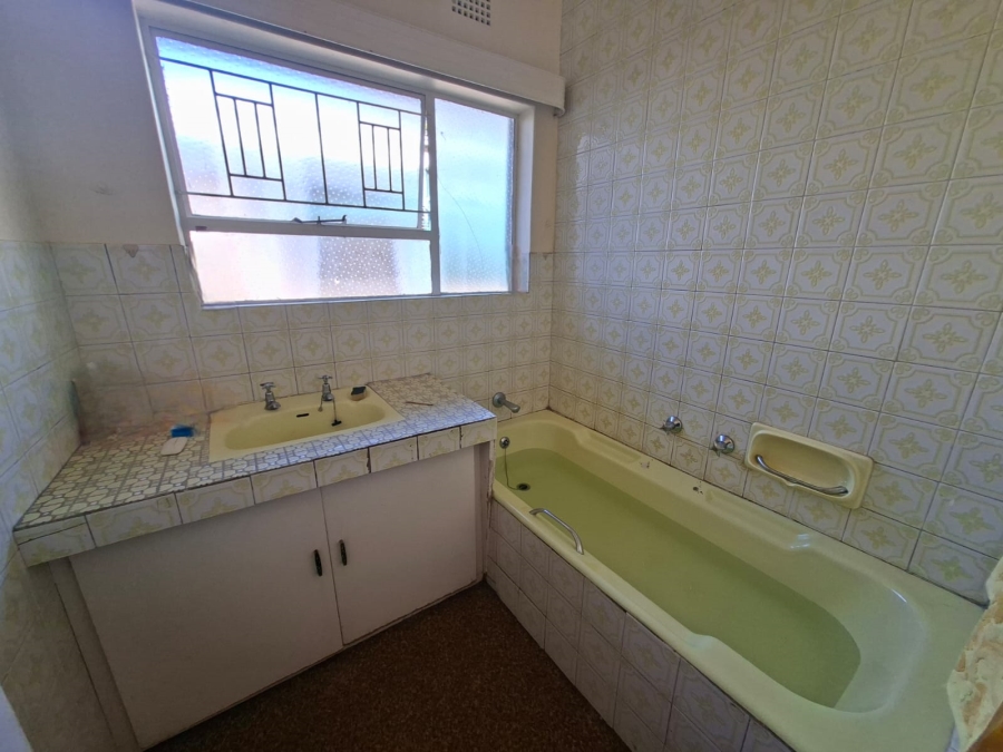 6 Bedroom Property for Sale in Rant En Dal Gauteng