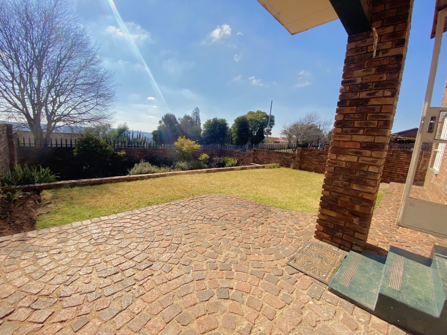 3 Bedroom Property for Sale in Wilro Park Gauteng