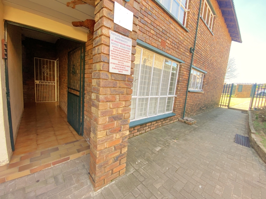 3 Bedroom Property for Sale in Wilro Park Gauteng