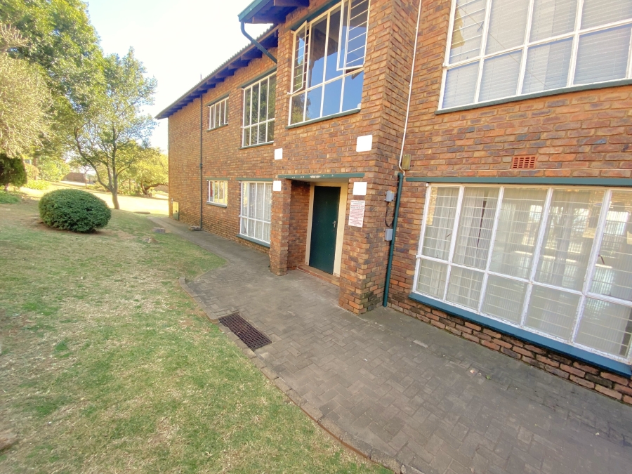 3 Bedroom Property for Sale in Wilro Park Gauteng