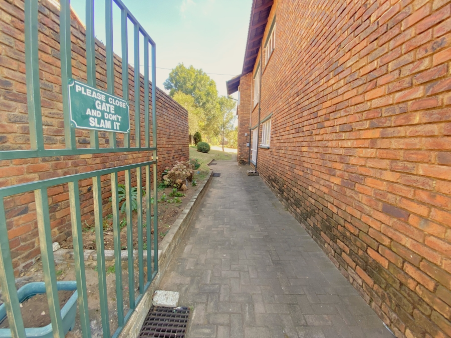 3 Bedroom Property for Sale in Wilro Park Gauteng
