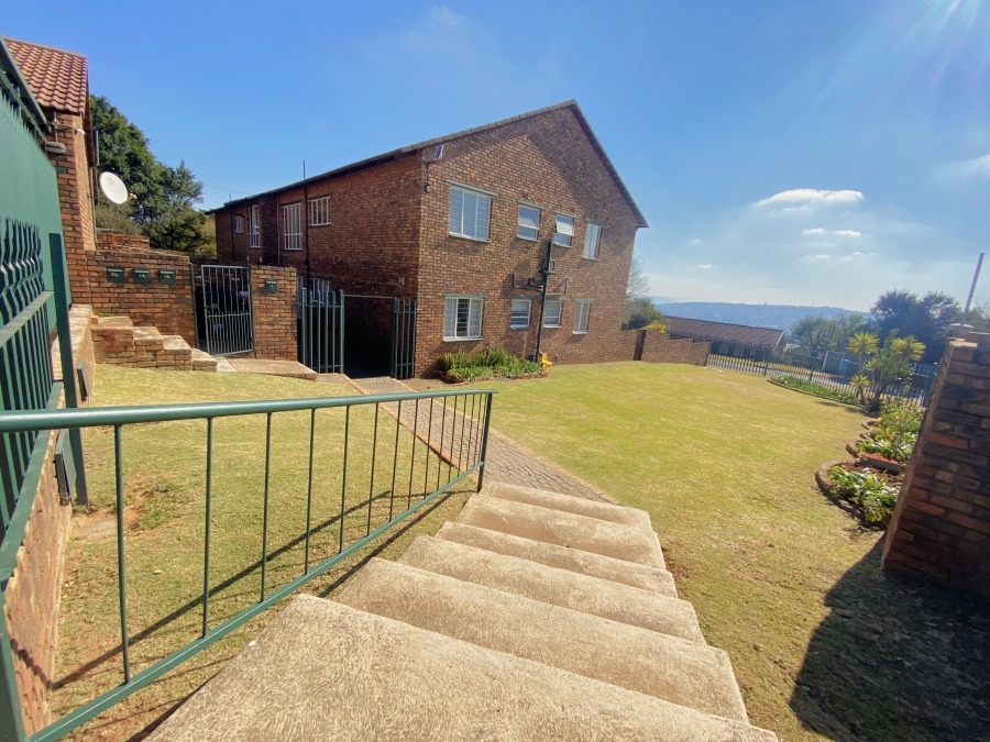 3 Bedroom Property for Sale in Wilro Park Gauteng