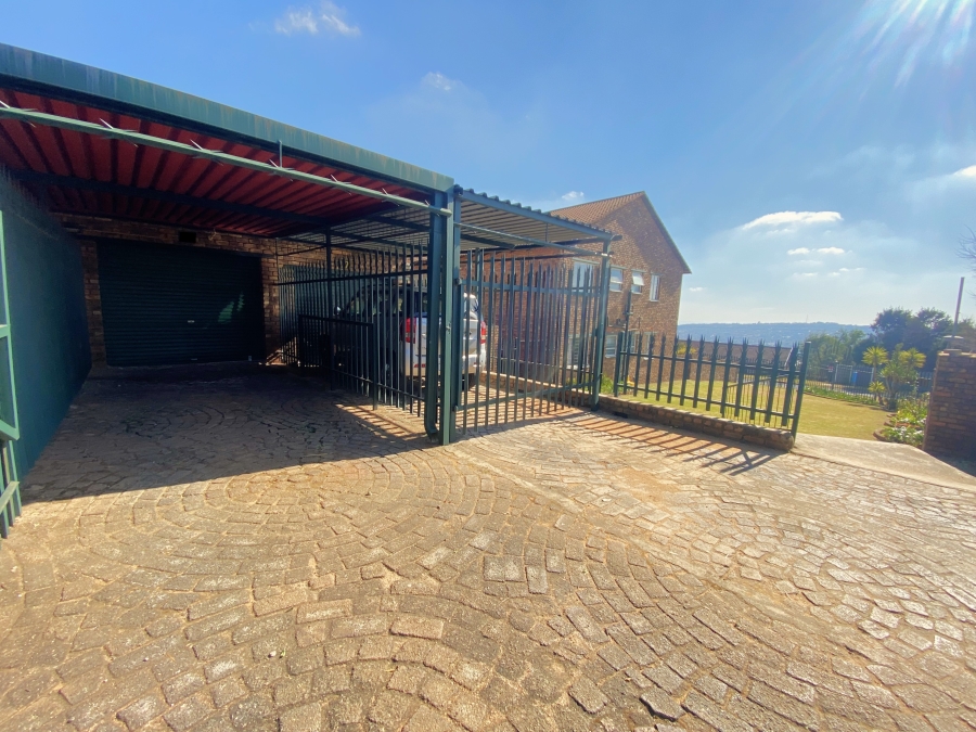 3 Bedroom Property for Sale in Wilro Park Gauteng