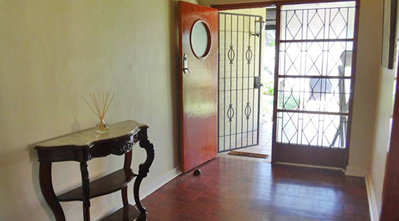 2 Bedroom Property for Sale in Highlands North Gauteng
