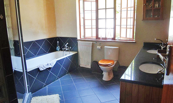 2 Bedroom Property for Sale in Highlands North Gauteng