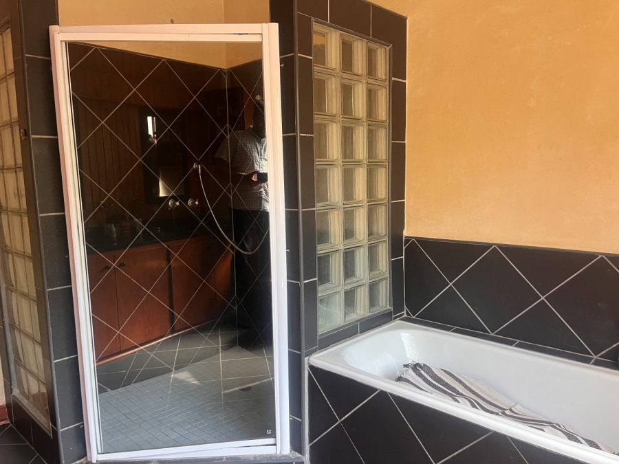 To Let 2 Bedroom Property for Rent in Highlands North Gauteng