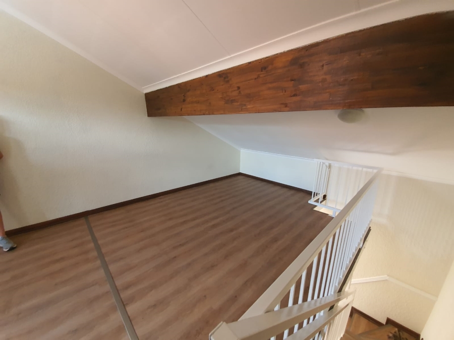 To Let 2 Bedroom Property for Rent in Die Hoewes Gauteng