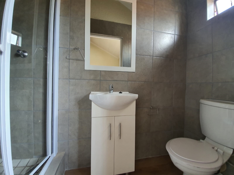 To Let 2 Bedroom Property for Rent in Die Hoewes Gauteng