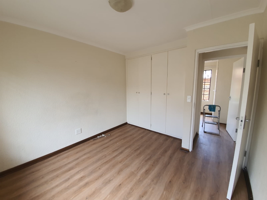 To Let 2 Bedroom Property for Rent in Die Hoewes Gauteng