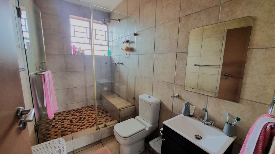 1 Bedroom Property for Sale in Lambton Gauteng