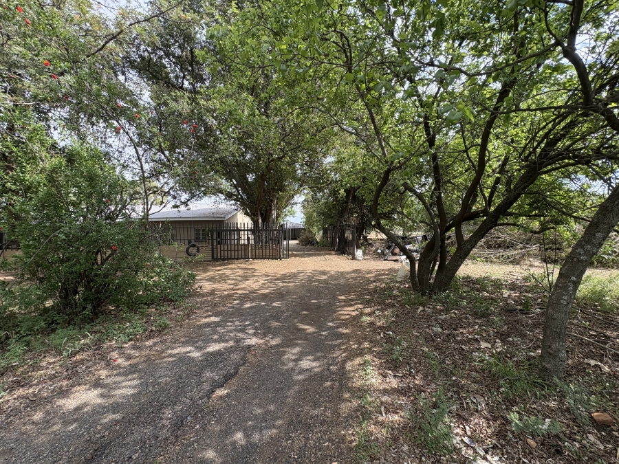 6 Bedroom Property for Sale in Bon Accord Gauteng