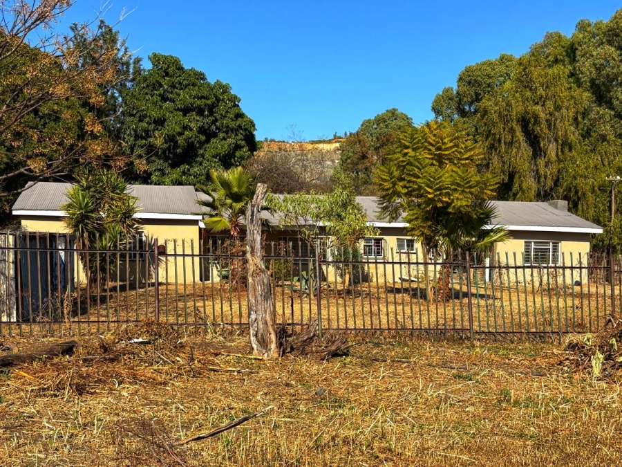 6 Bedroom Property for Sale in Bon Accord Gauteng