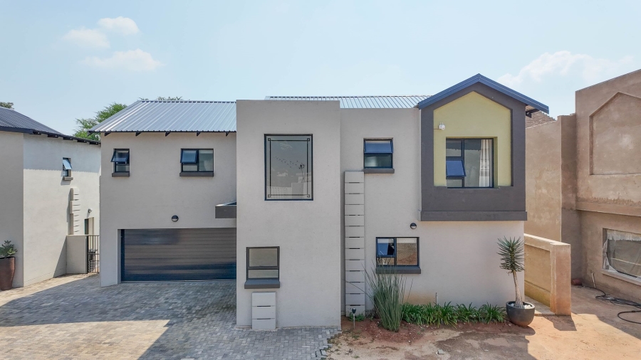 4 Bedroom Property for Sale in Magalieskruin Gauteng