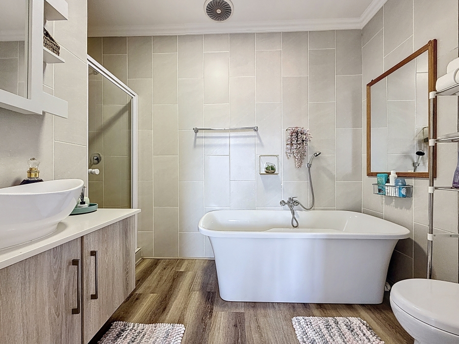 3 Bedroom Property for Sale in Equestria Gauteng