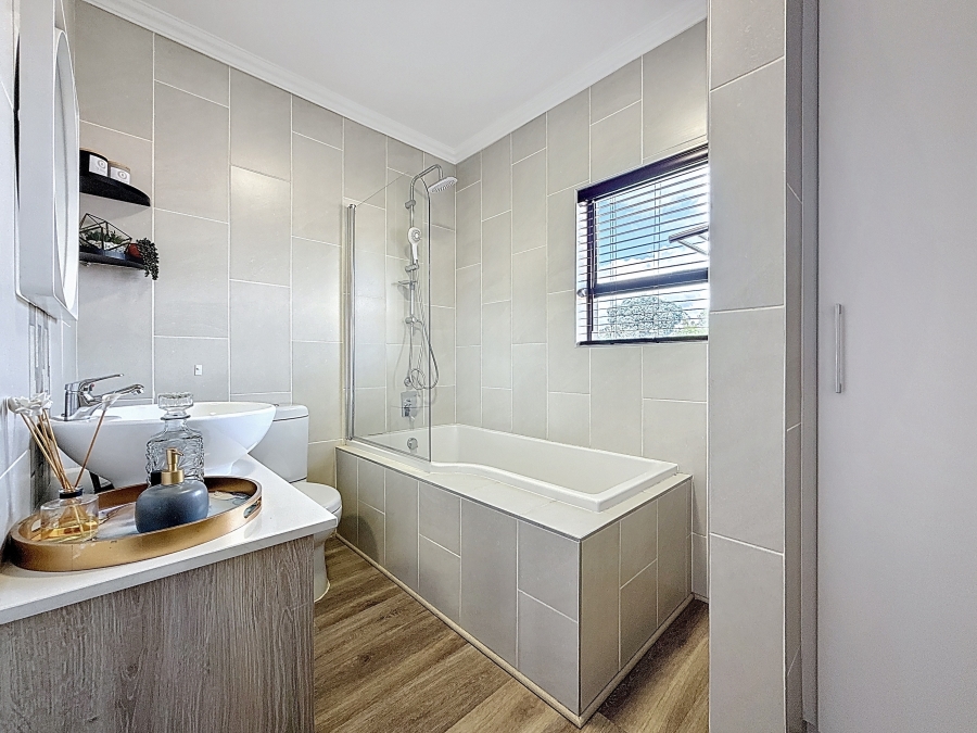 3 Bedroom Property for Sale in Equestria Gauteng