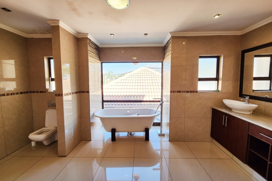 4 Bedroom Property for Sale in Blue Valley Golf Estate Gauteng