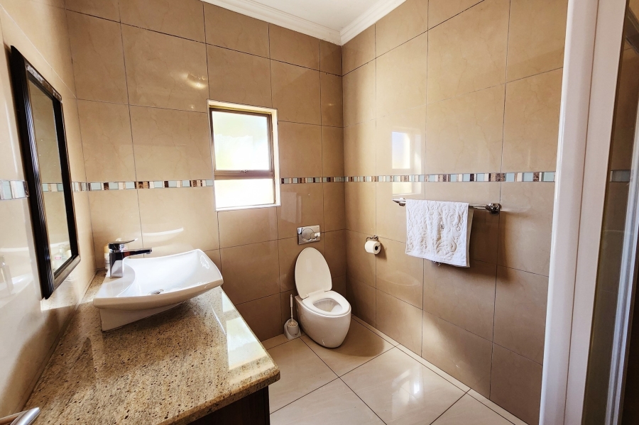 4 Bedroom Property for Sale in Blue Valley Golf Estate Gauteng