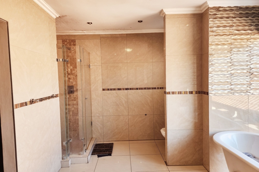 4 Bedroom Property for Sale in Blue Valley Golf Estate Gauteng