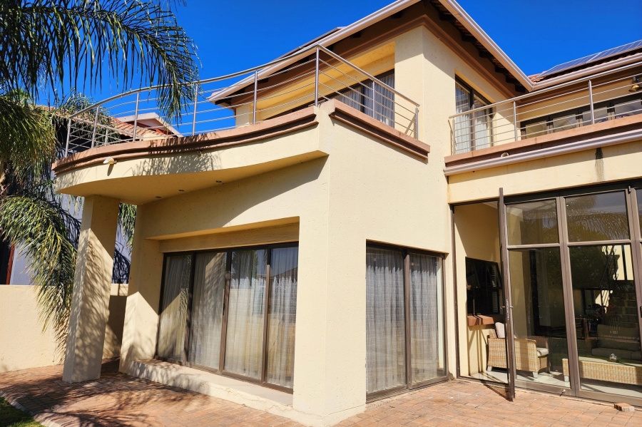 4 Bedroom Property for Sale in Blue Valley Golf Estate Gauteng