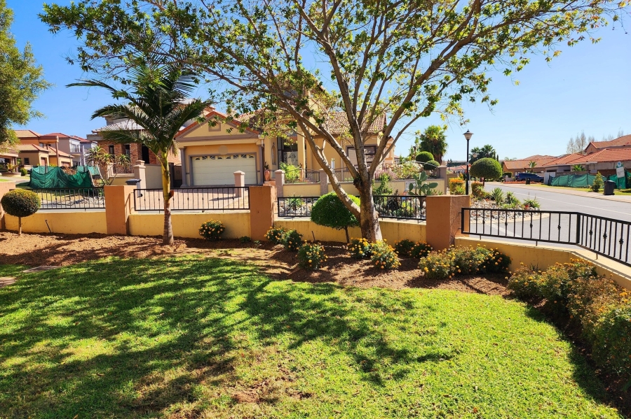 4 Bedroom Property for Sale in Blue Valley Golf Estate Gauteng
