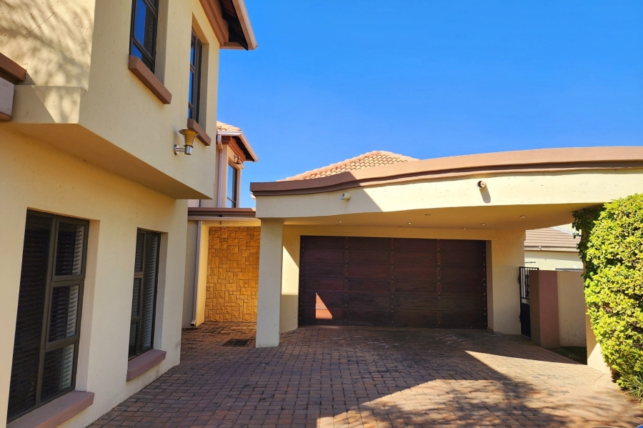 4 Bedroom Property for Sale in Blue Valley Golf Estate Gauteng