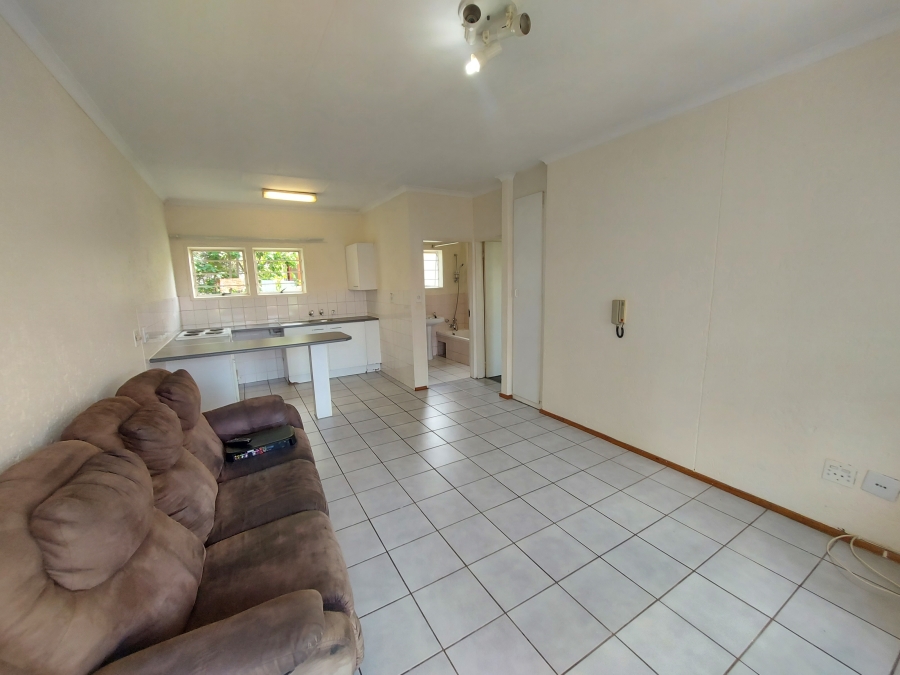 To Let 1 Bedroom Property for Rent in Magaliessig Gauteng