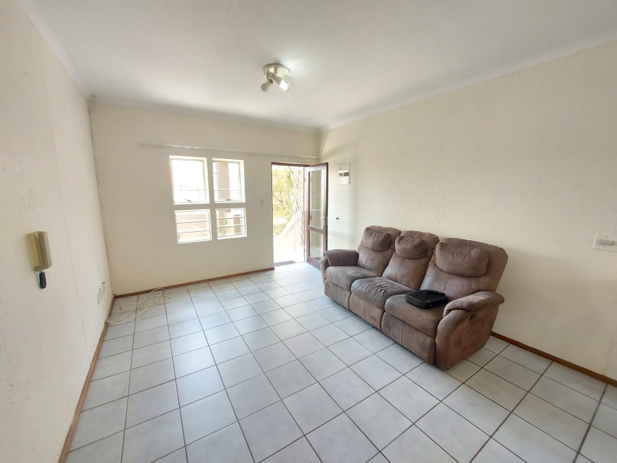 To Let 1 Bedroom Property for Rent in Magaliessig Gauteng
