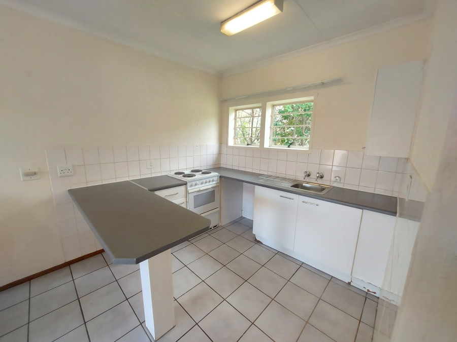 To Let 1 Bedroom Property for Rent in Magaliessig Gauteng